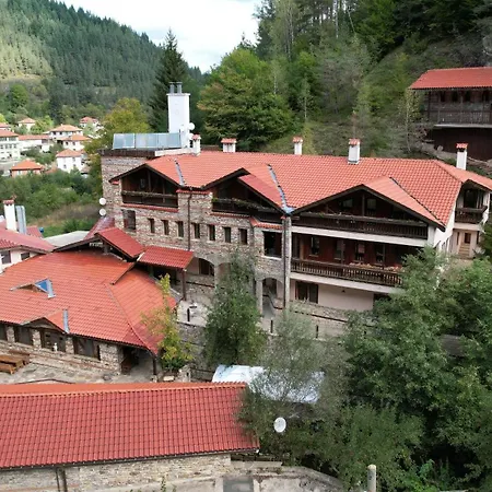 Semesteranläggning (resort) Izvorat - изворът *