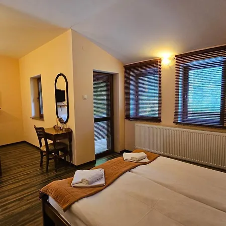 Semesteranläggning (resort) Izvorat - изворът *